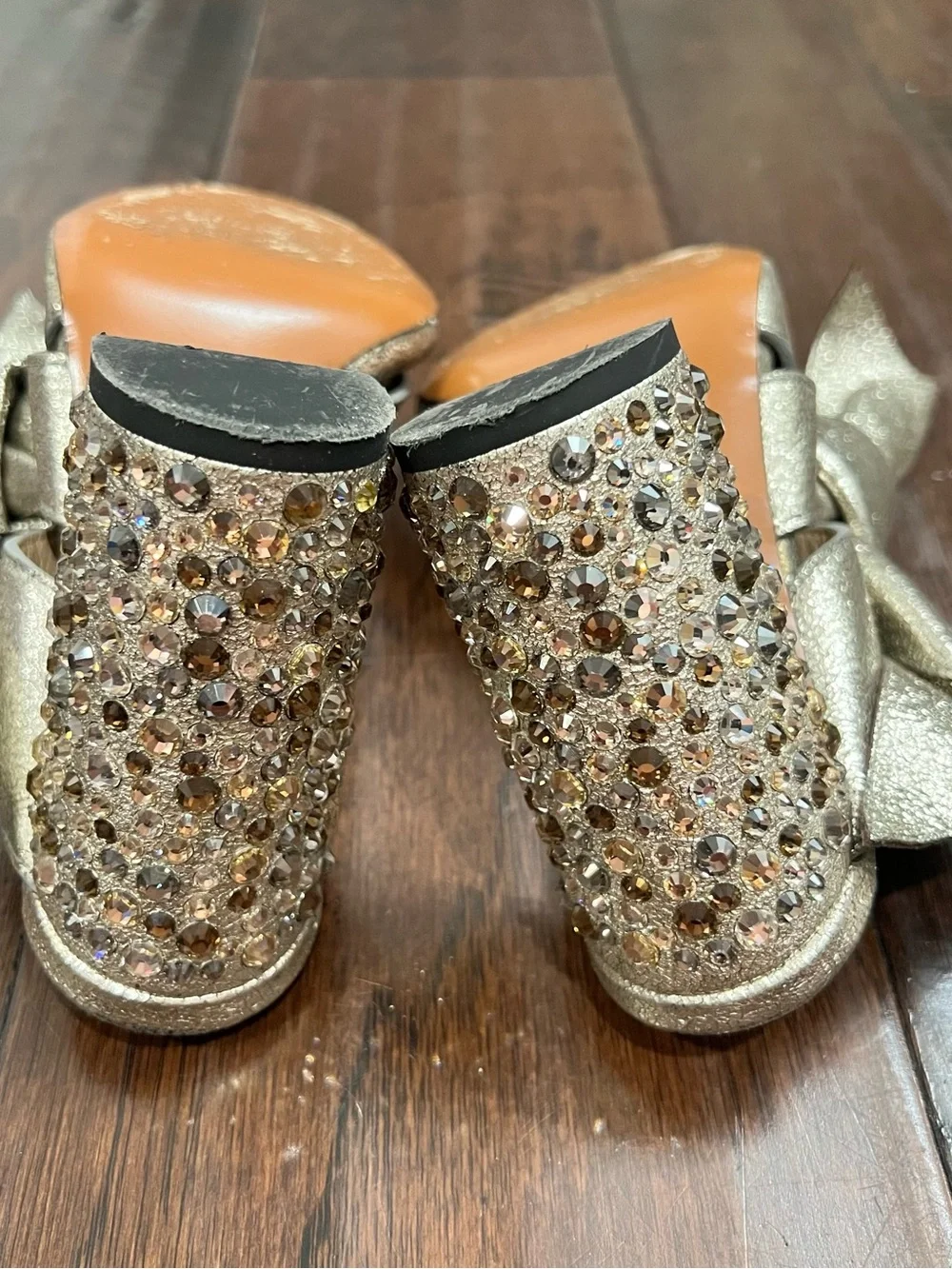Authentic CHLOE Nellie Crystal Embellished Top Knot Block Sandal Grey Glitter